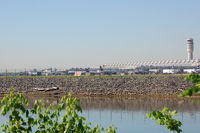 Ronald Reagan Washington National Airport photo, click to enlarge