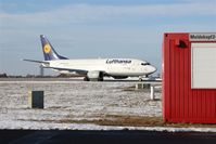  - ...watching larger birds passing by on taxiway A7,... - by Holger Zengler