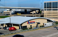  - American Airlines Shop DFW - by Ronald Barker
