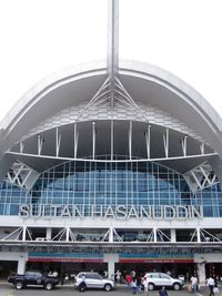  - Sultan Hasanuddin International Airport, Makassar, South Sulawesi - Indonesia. Exterior / Drop Off area of the Terminal building - by NN