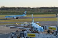  - Two Korean Air airplanes in one picture! - by David Pauritsch