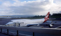  - QF B747-300 at AKL - by Micha Lueck