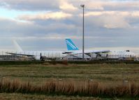  - Blue and white are todays colors on apron 2..... - by Holger Zengler