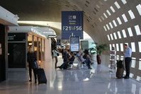  - How to spend 3 hours at CDG...... - by Holger Zengler