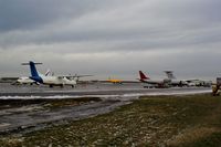  - See want´s on at apron 2 on a lousy wet sunday afternoon... - by Holger Zengler