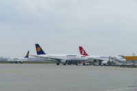  - Crowded apron 1 in March - how exciting is that! - by Holger Zengler