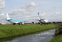  - Taxiway Q - by Andreas Ranner