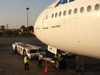  - parking 17 Air France 777 Papa Bravo to Paris CDG - by JC Ravon - FRENCHSKY