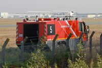  - Fire truck, Bordeaux-Mérignac airport (LFBD-BOD) - by Yves-Q